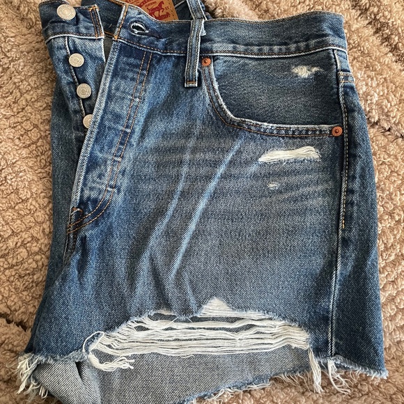 Levi’s 501 Original Fit High Rise shorts - Picture 1 of 4